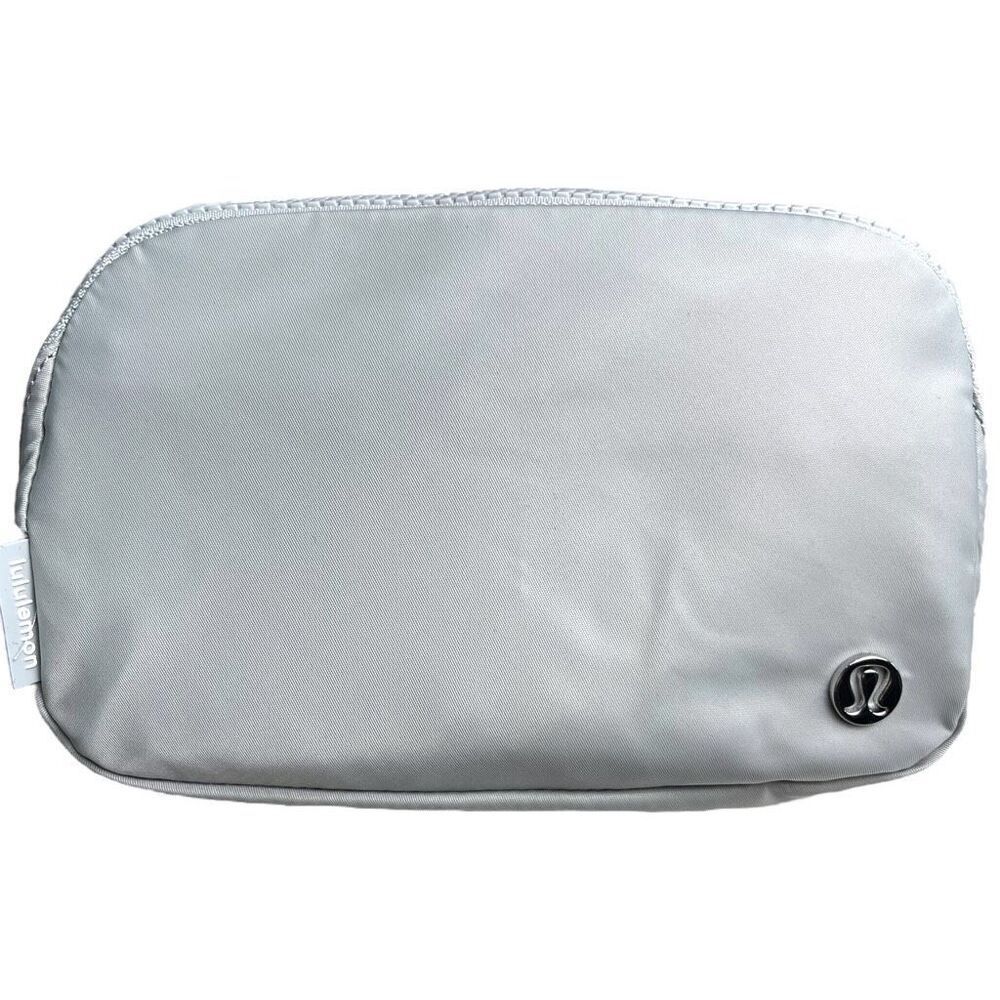 NEW! Hands-Free Lululemon 1L Belt Bag in Silver Drop & White (NWT)